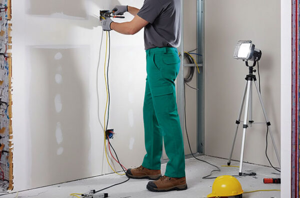 PANTALÓN ROBLE MULTIBOLSILLO REFORZADO VALENTO